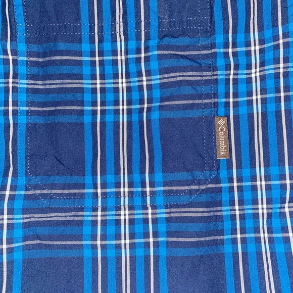 Columbia blue button down. Size 2XL - Picture 4 of 5